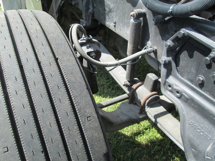 2008-peterbilt-389-image-19