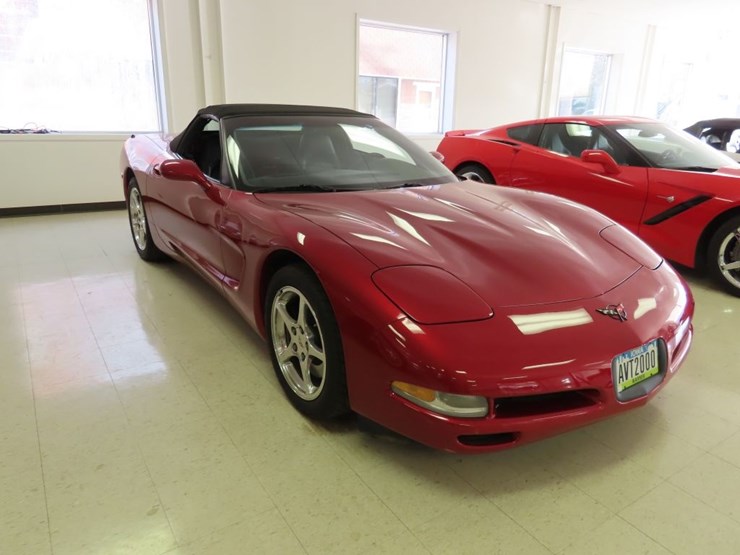 2000-chevrolet-corvette-roadster-image-27