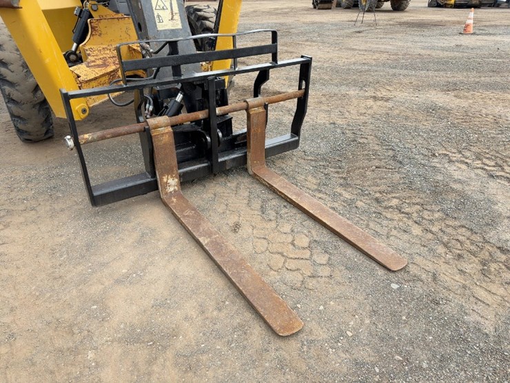 2014-caterpillar-tl943c-image-8