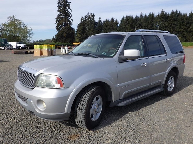 2003-lincoln-navigator-image-1