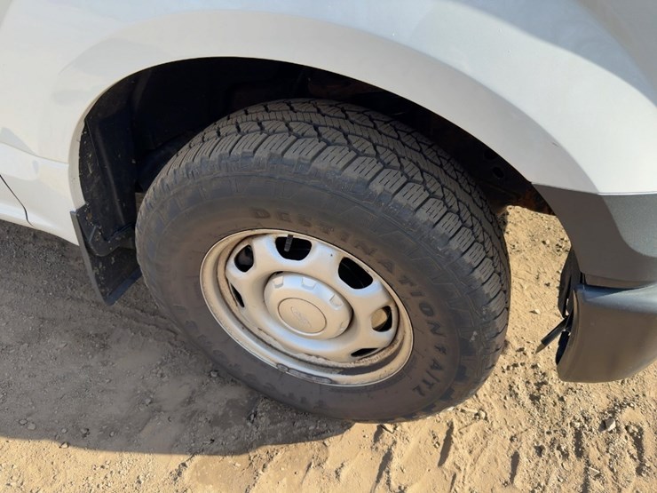 2016-ford-f150-xl-image-8