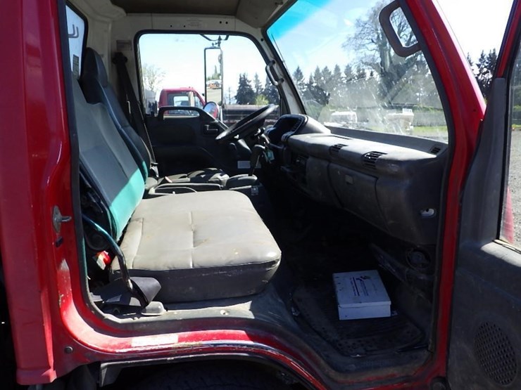 2000-isuzu-nqr-image-22