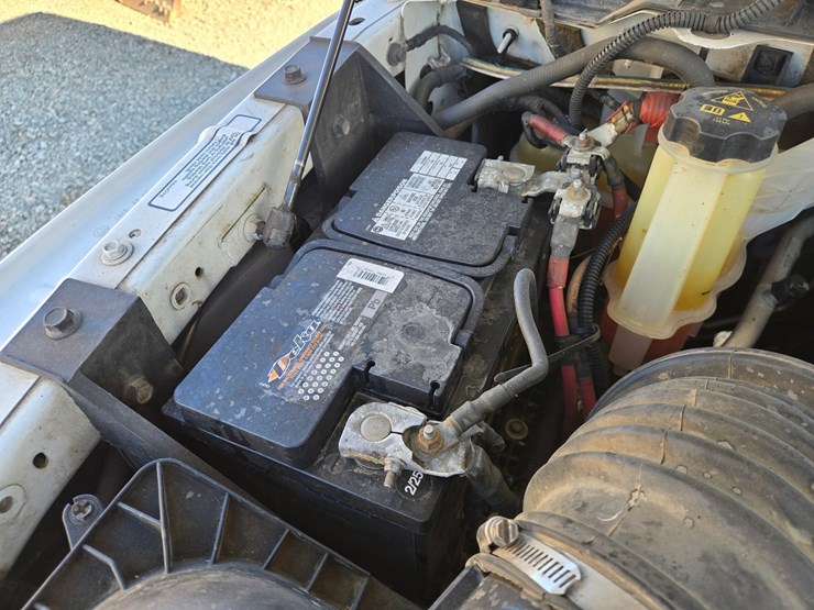 2017-massey-ferguson-8-image-43