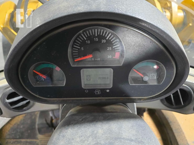 2014-caterpillar-924k-image-17