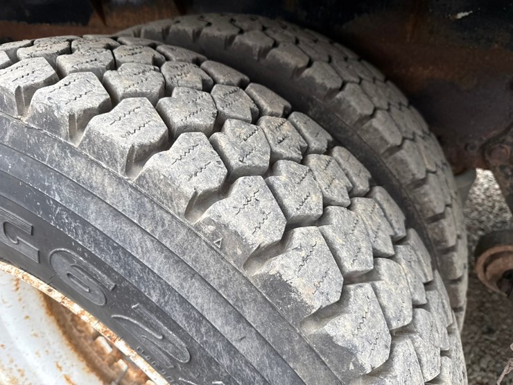 2010-massey-ferguson-8-image-97