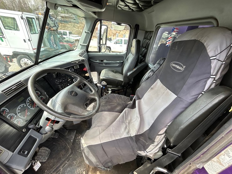 2010-massey-ferguson-8-image-66