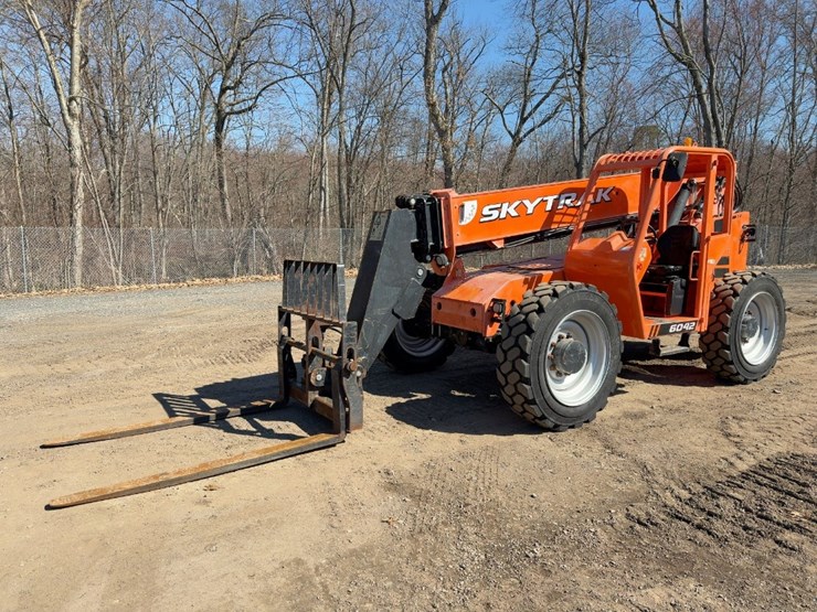 2016-sky-trak-6042-image-1