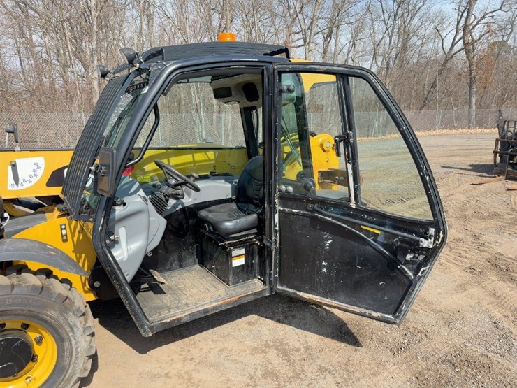 2018-caterpillar-th255c-image-15