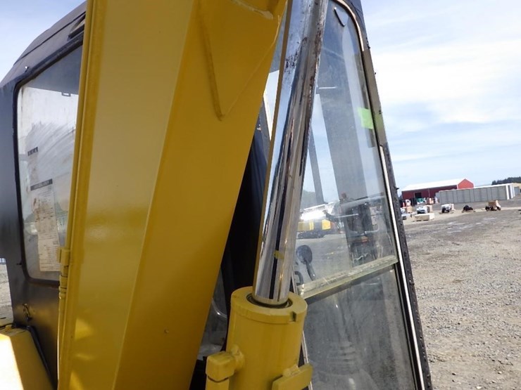 komatsu-pc28uu-2-image-25