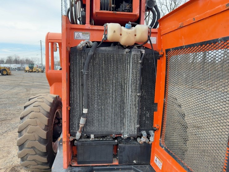 2018-sky-trak-8042-image-14