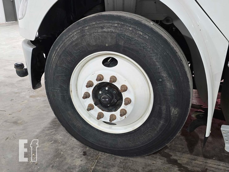 2022-freightliner-business-class-m2-106-image-27