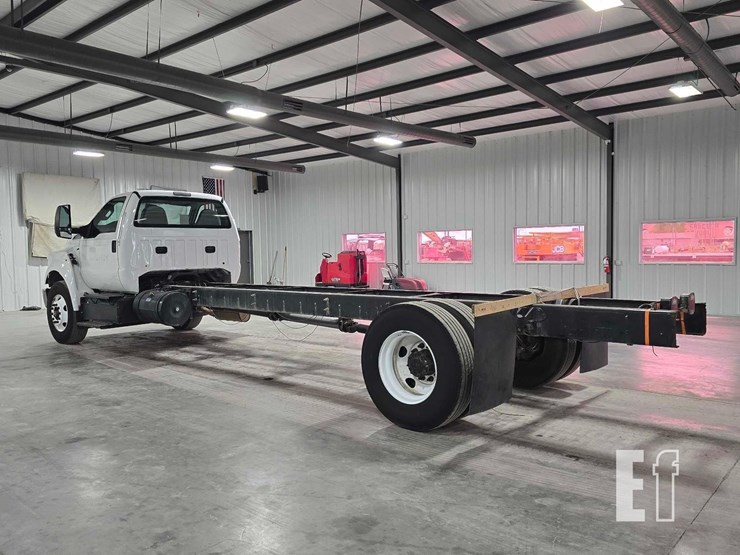 2019-ford-f750-sd-image-4