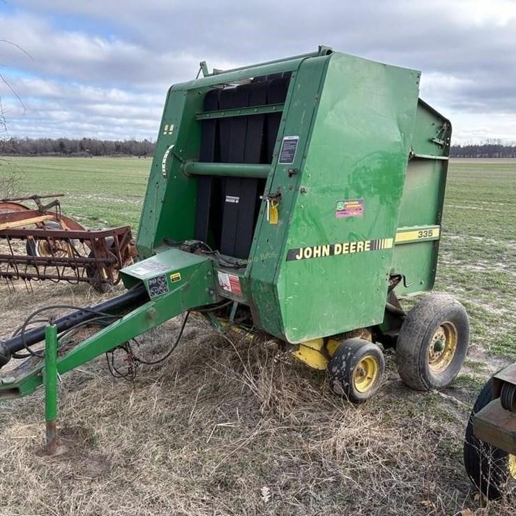 JOHN DEERE 335