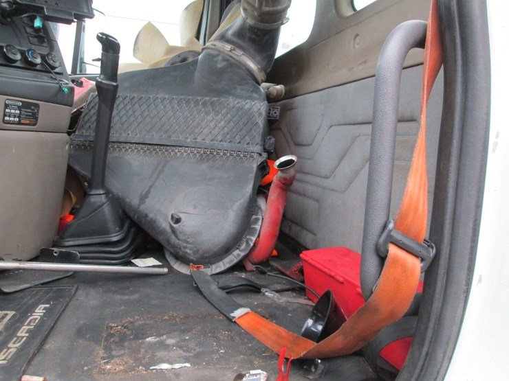 #46165-•-inop-2012-freightliner-t/a-daycab-truck-tractor-1fujgebg8clbv8611-image-35