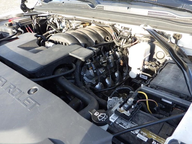 2017-chevrolet-tahoe-image-10