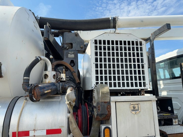 2006-international-7400-image-17