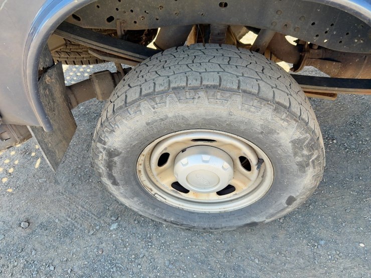 2015-ford-f250-xl-image-9