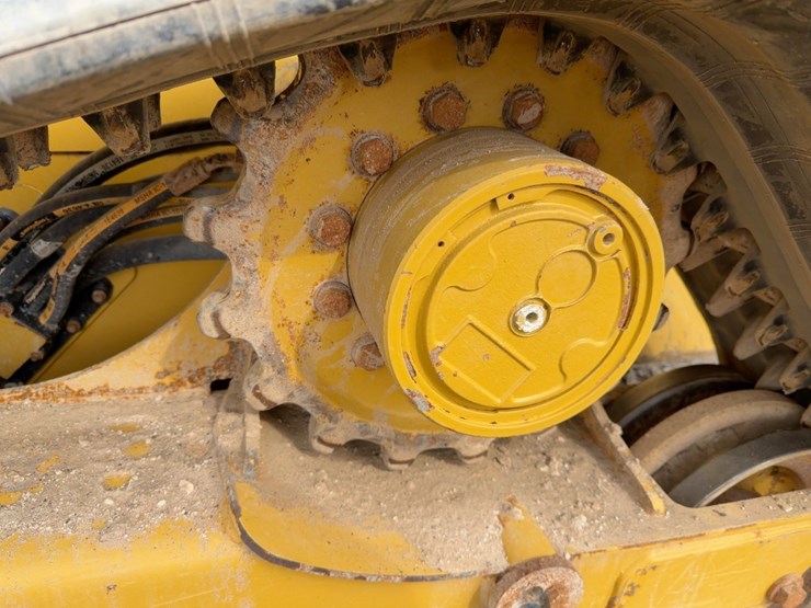 2023-caterpillar-279d3-image-15