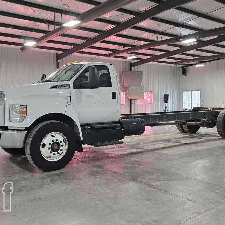 2019 FORD F750 SD