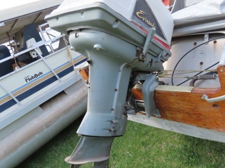 1957-9-crestliner-aluminum-boat-with-trailer-and-motor-image-7