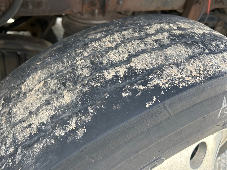 2010-massey-ferguson-8-image-94