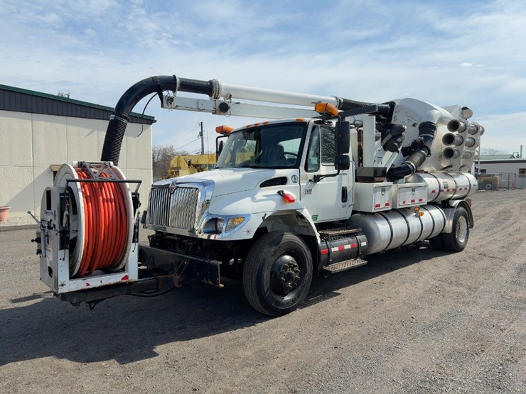 2006-international-7400-image-1