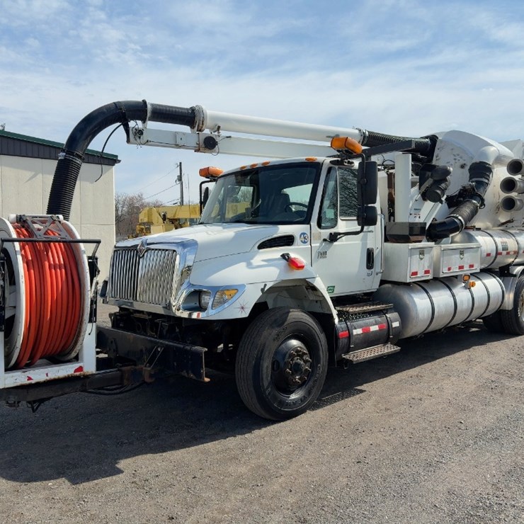 2006 INTERNATIONAL 7400