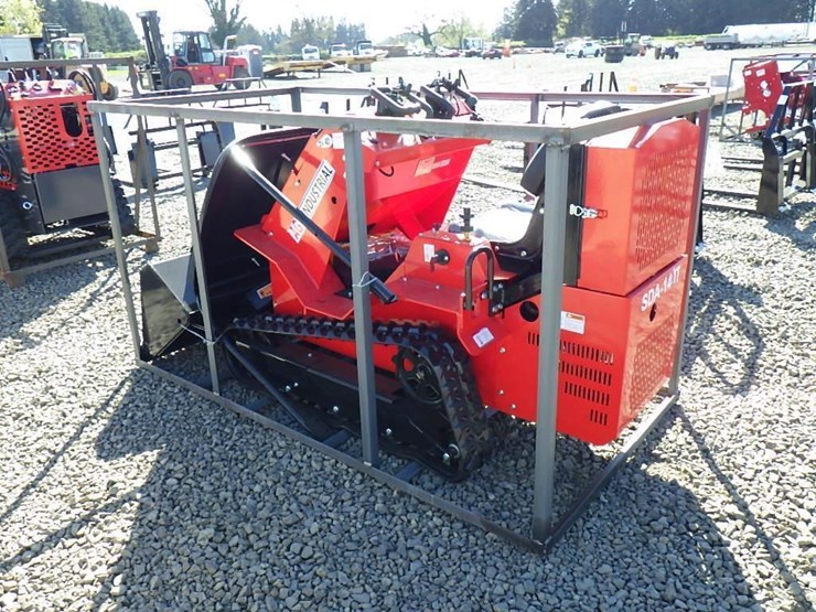 2026-agt-sda-140t-skid-steer-tracked-loader-image-2