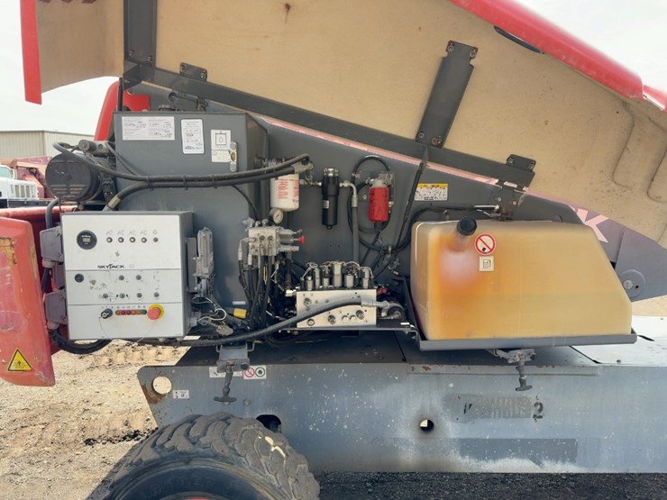 2018-skyjack-sj40t-image-15