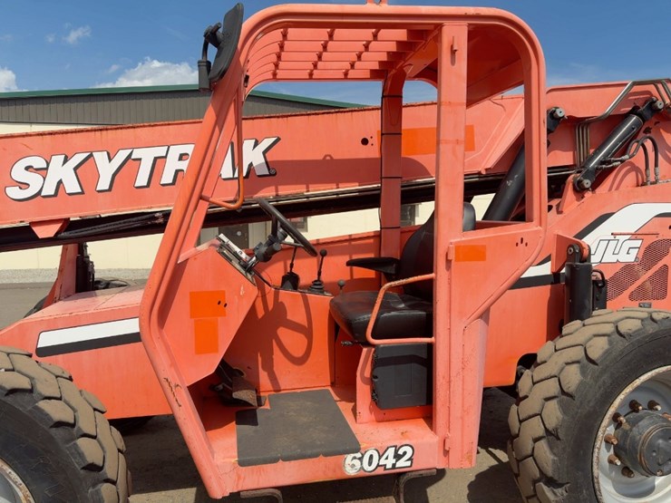 2015-sky-trak-6042-image-16