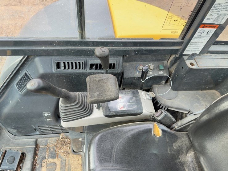 2014-komatsu-pc45mr-3-image-30