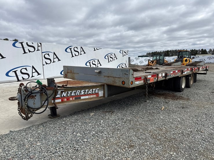 2005-massey-ferguson-8-image-1