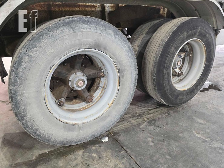 1974-trailmobile-tanker-image-17