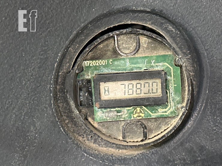 2001-caterpillar-420d-image-32