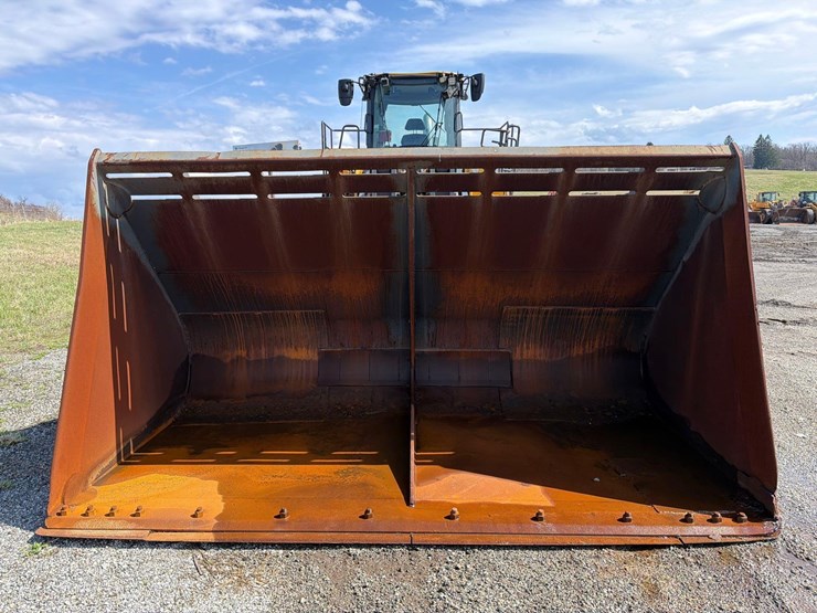 2022-john-deere-844-image-8