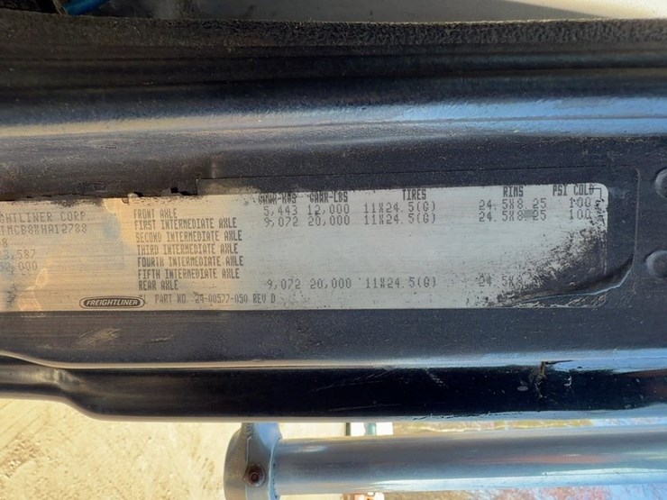 1999-freightliner-fl112-image-28