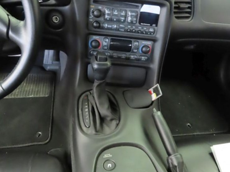 2000-chevrolet-corvette-roadster-image-20