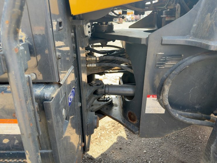 2017-komatsu-wa270-8-image-17