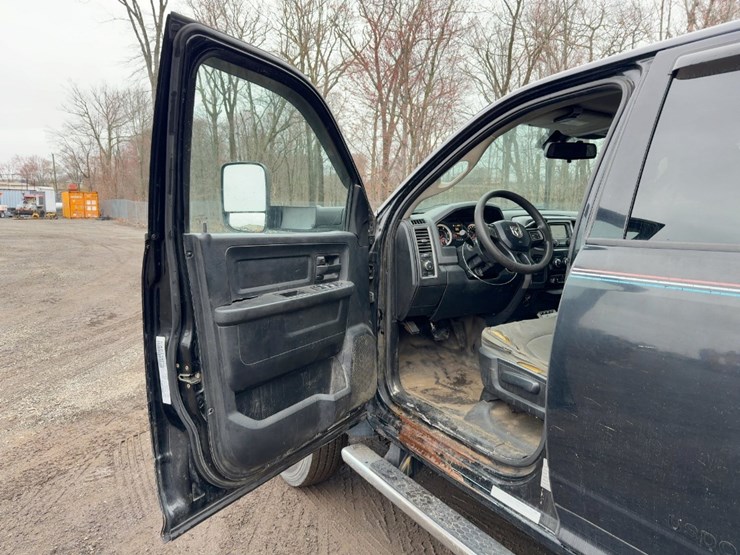 2015-dodge-ram-4500hd-image-17