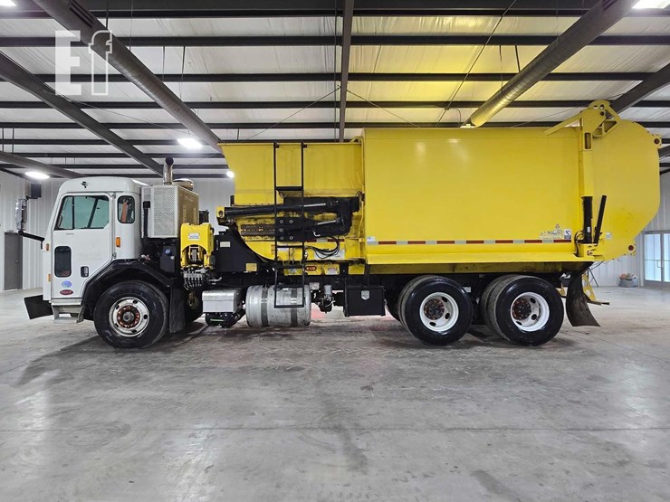 2018-peterbilt-320-image-5