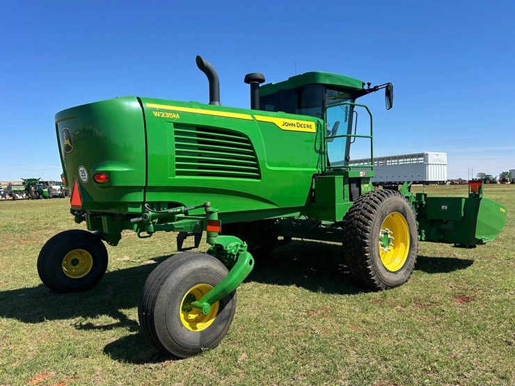 2022-john-deere-w235m-image-35