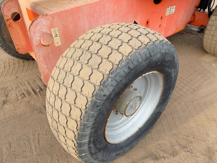 2015-jlg-600s-image-13