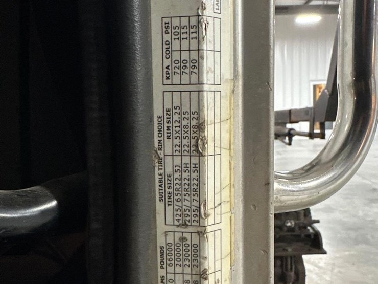 2017-peterbilt-367-image-38