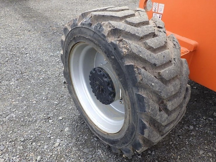 2008-jlg-800s-image-25