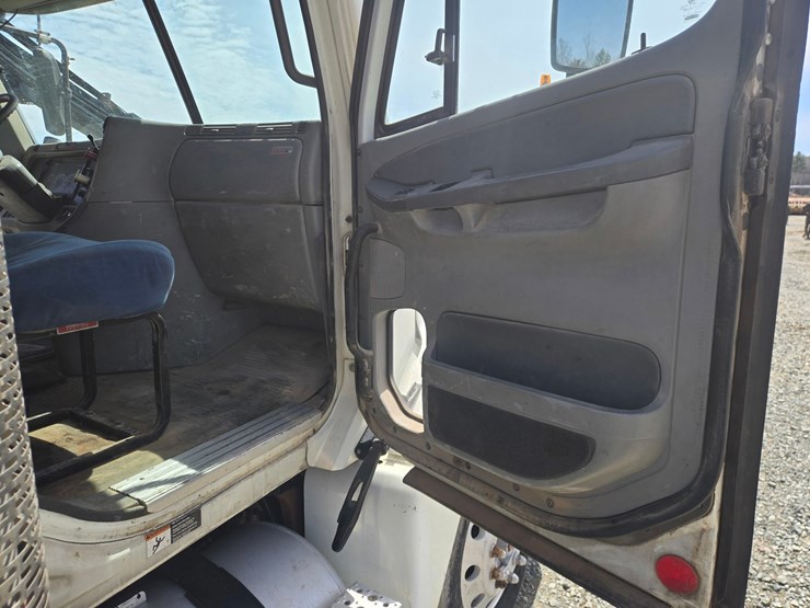 2007-massey-ferguson-8-image-59