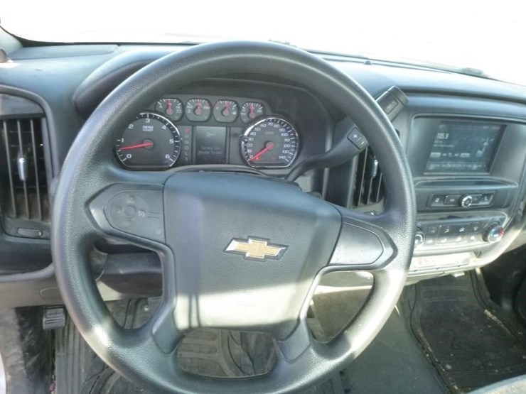 2017-chevrolet-2500hd-image-10