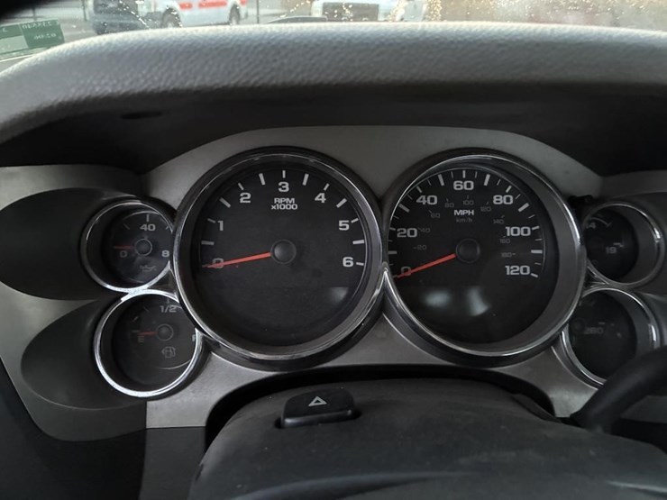 2011-chevrolet-2500-image-14