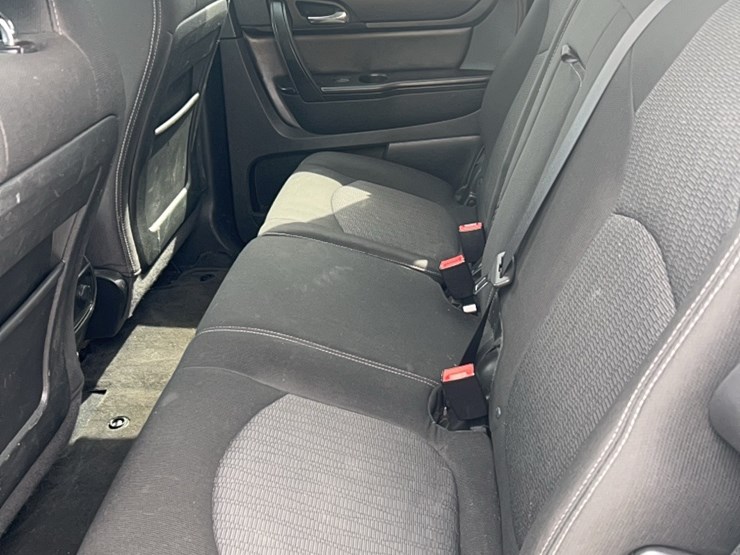 2017-chevrolet-traverse-image-17