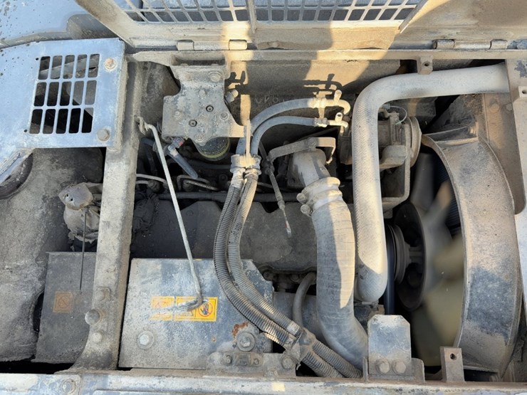 2009-komatsu-pc228us-lc-3e0-image-34