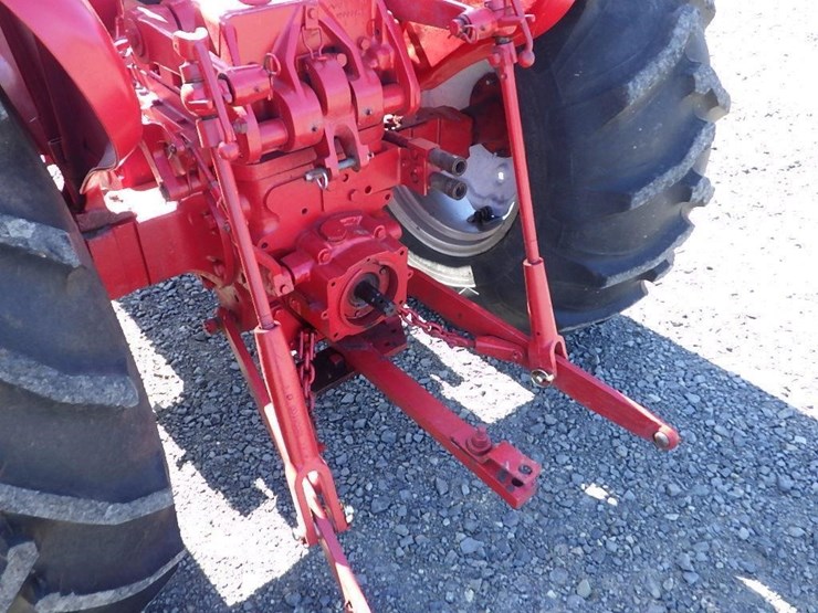 international-tractor-image-9